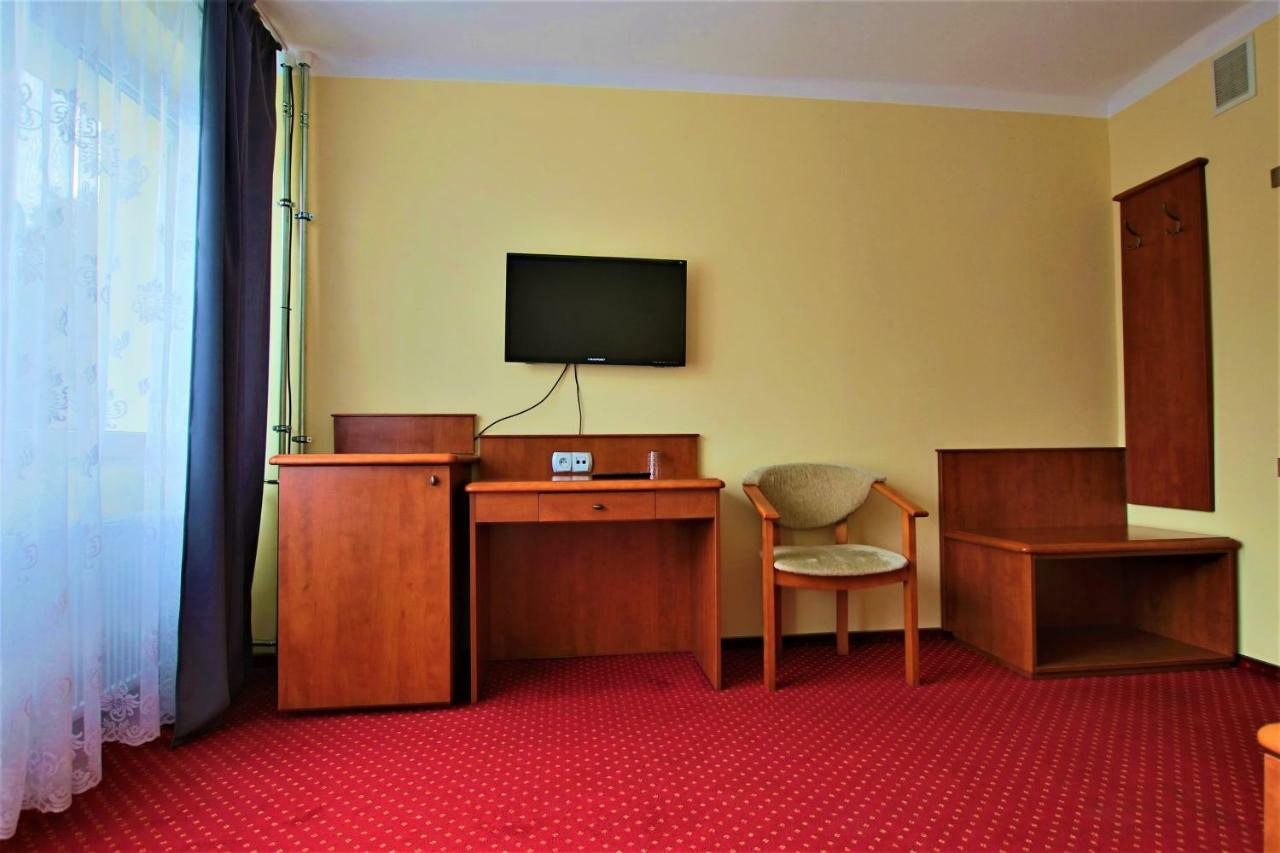 Hotel Arkadia Kielce Esterno foto